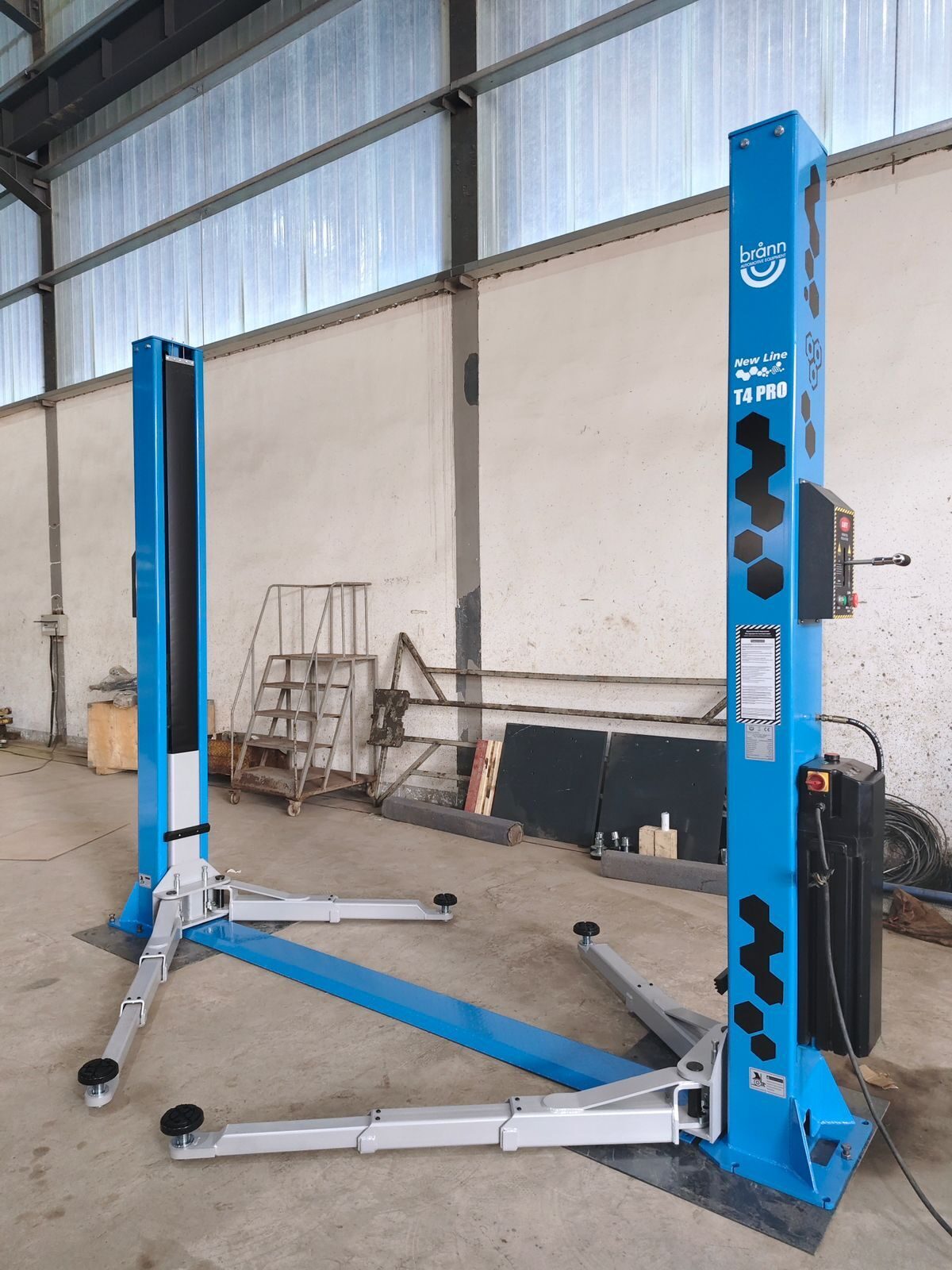 Подъемник двухстоечный BRANN Т4 PRO NEWLINE