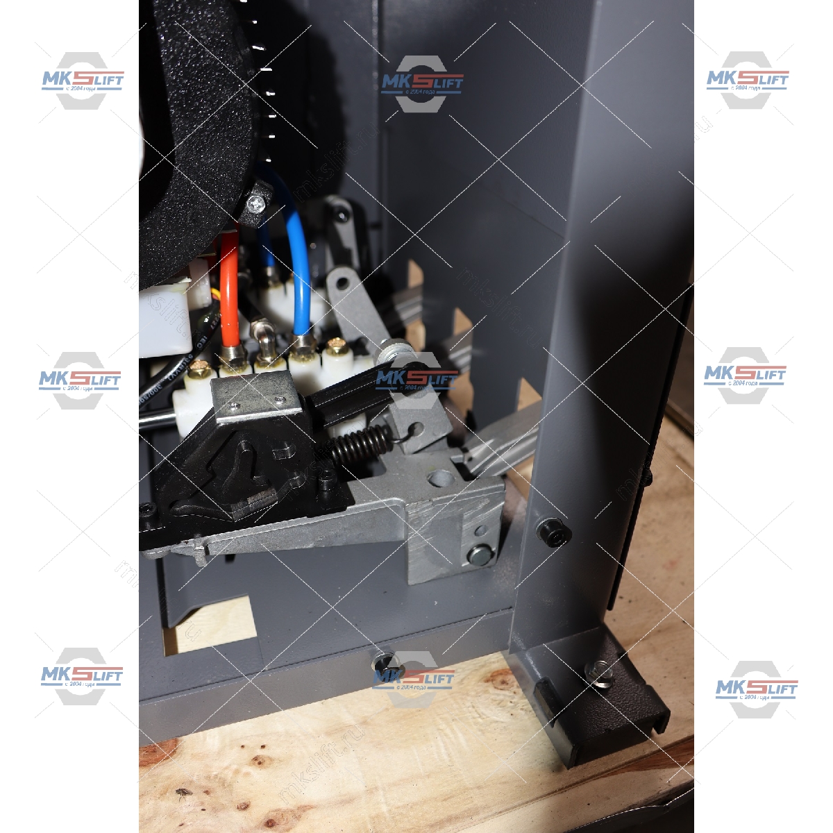 Шиномонтажный станок полуавтомат 10-26" KraftWell  арт. KRW25/220