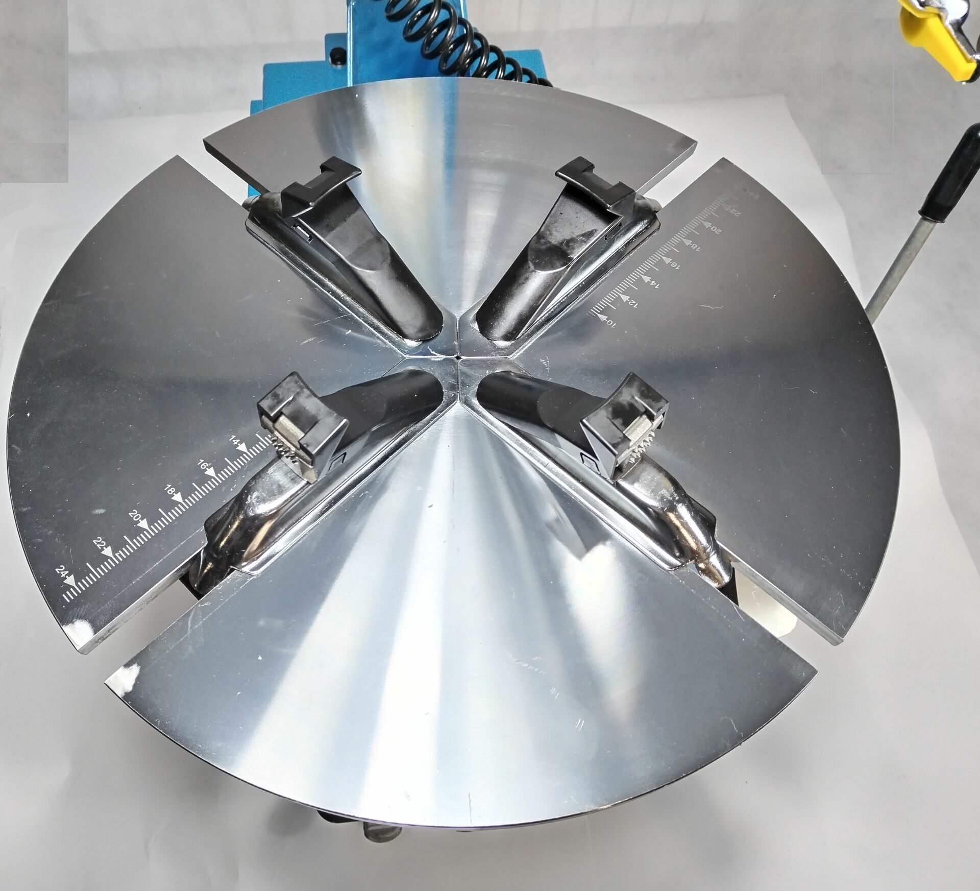 Полуавтоматический шиномонтажный стенд BRANN T324