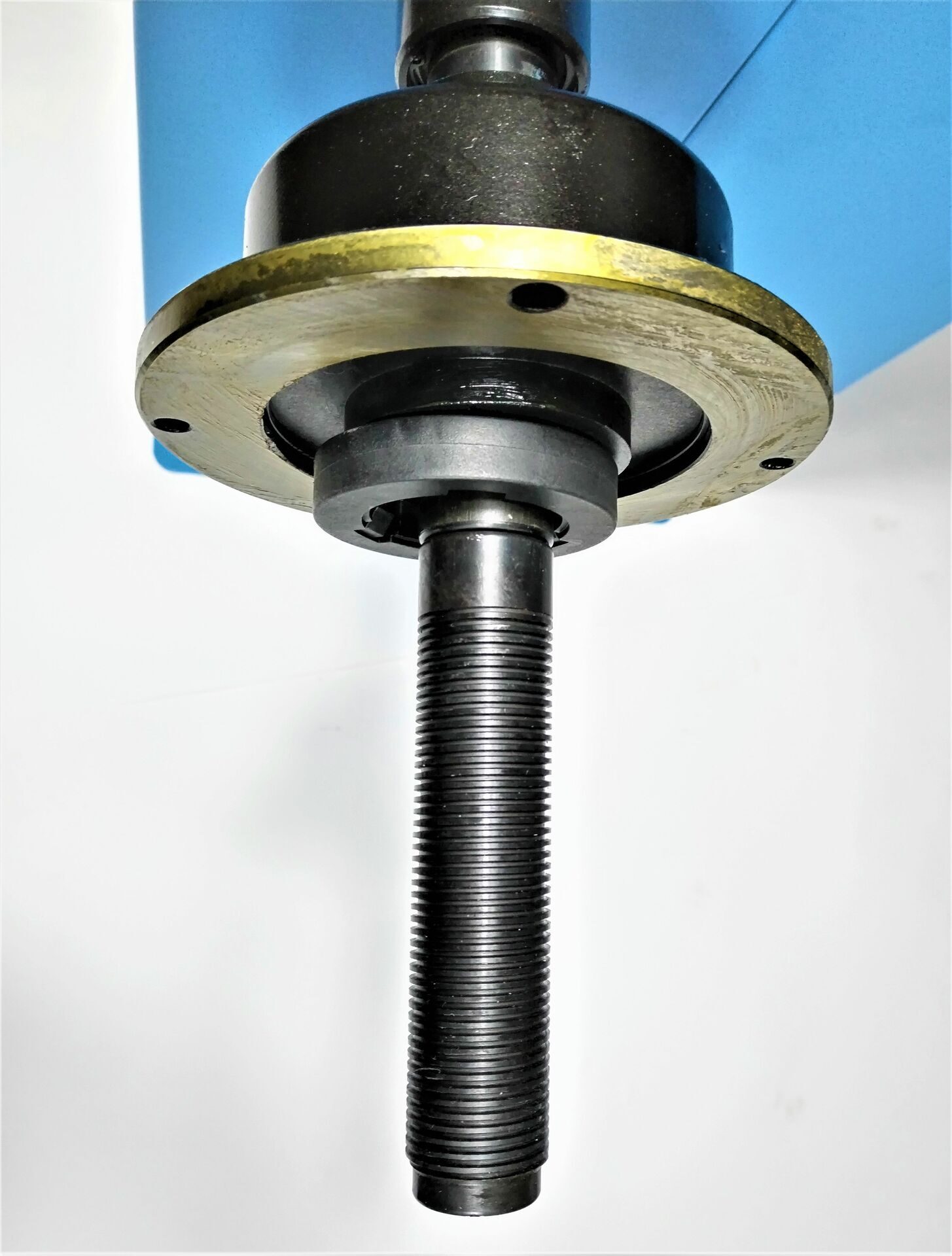 Балансировочный стенд для легковых автомобилей BRANN B500