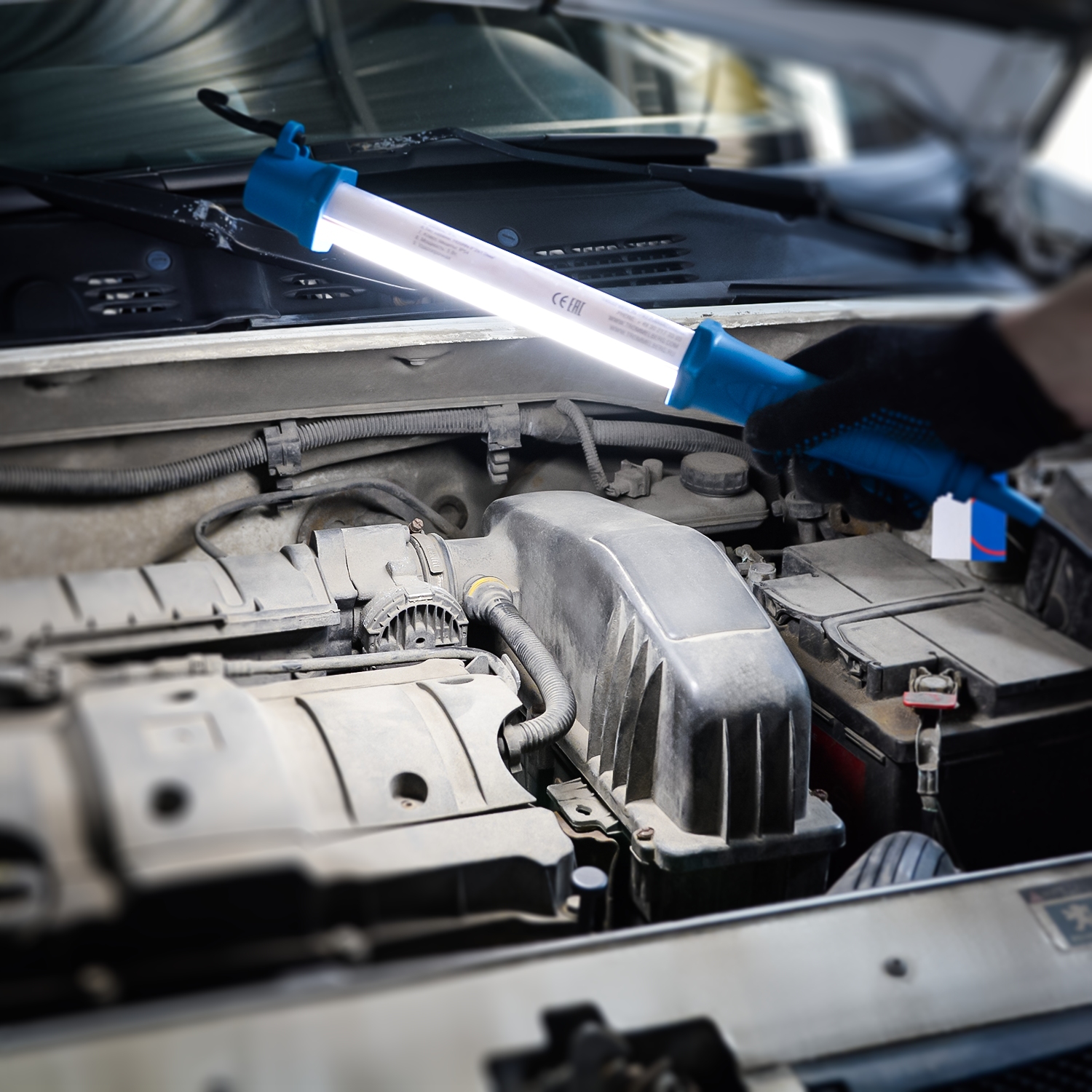 Лампа светодиодная сетевая осмотровая для автосервисов TROMMELBERG с крючком