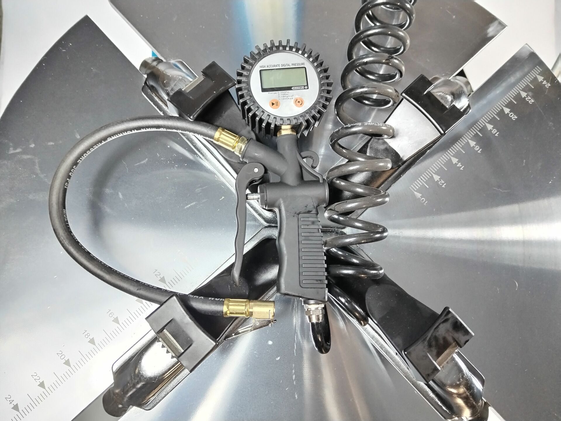 Полуавтоматический шиномонтажный стенд BRANN T324