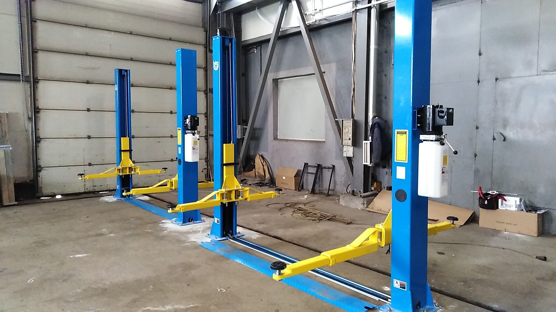 Подъемник двухстоечный BRANN T4