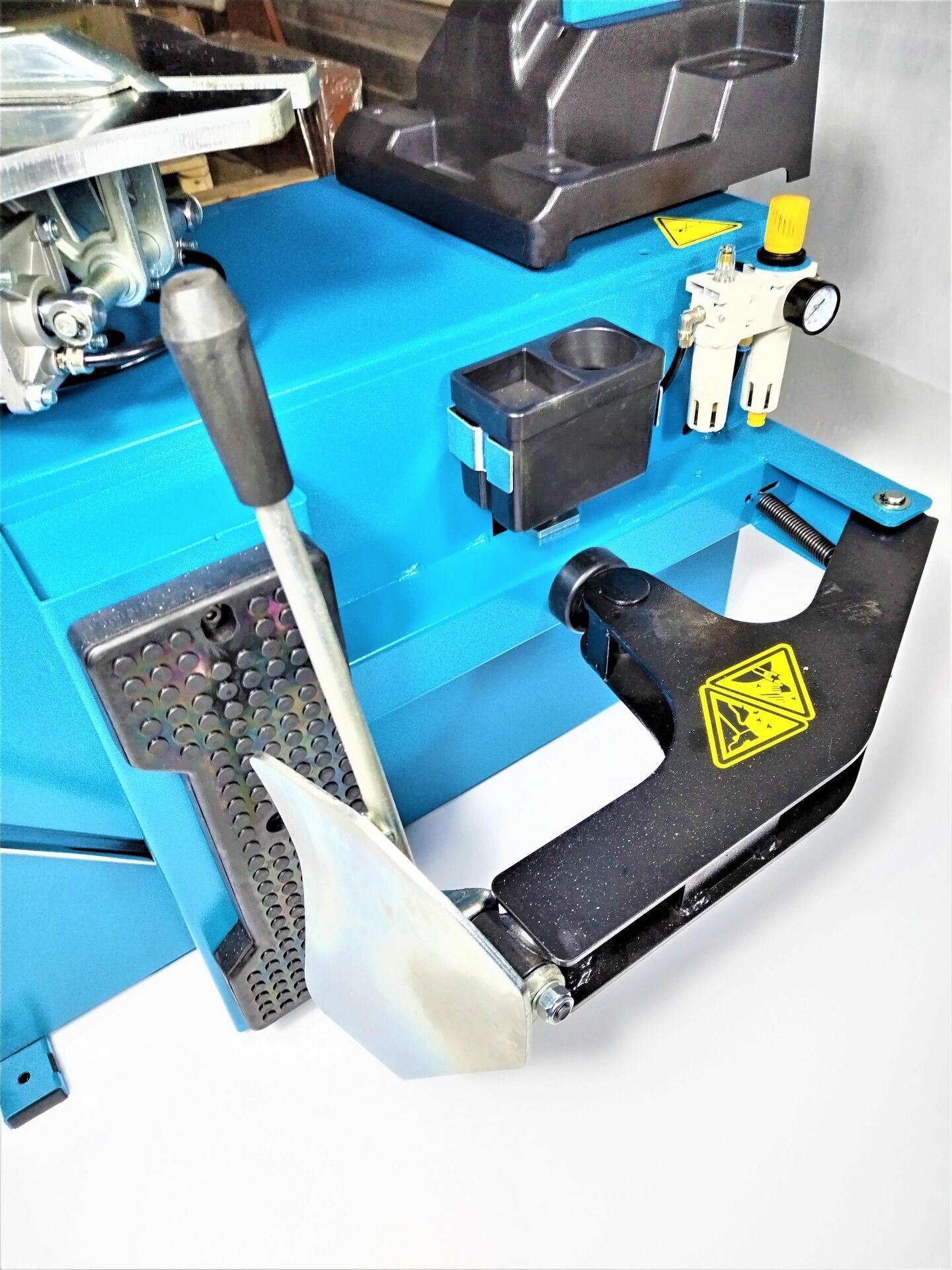 Автоматический шиномонтажный стенд BRANN T528