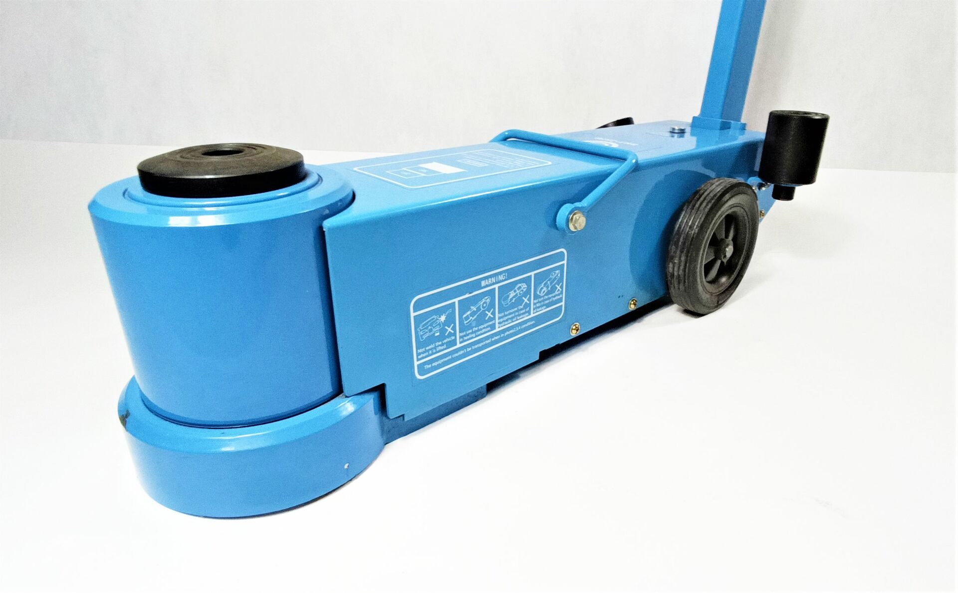 Домкрат подкатной пневмогидравлический BRANN BRJ 25/50