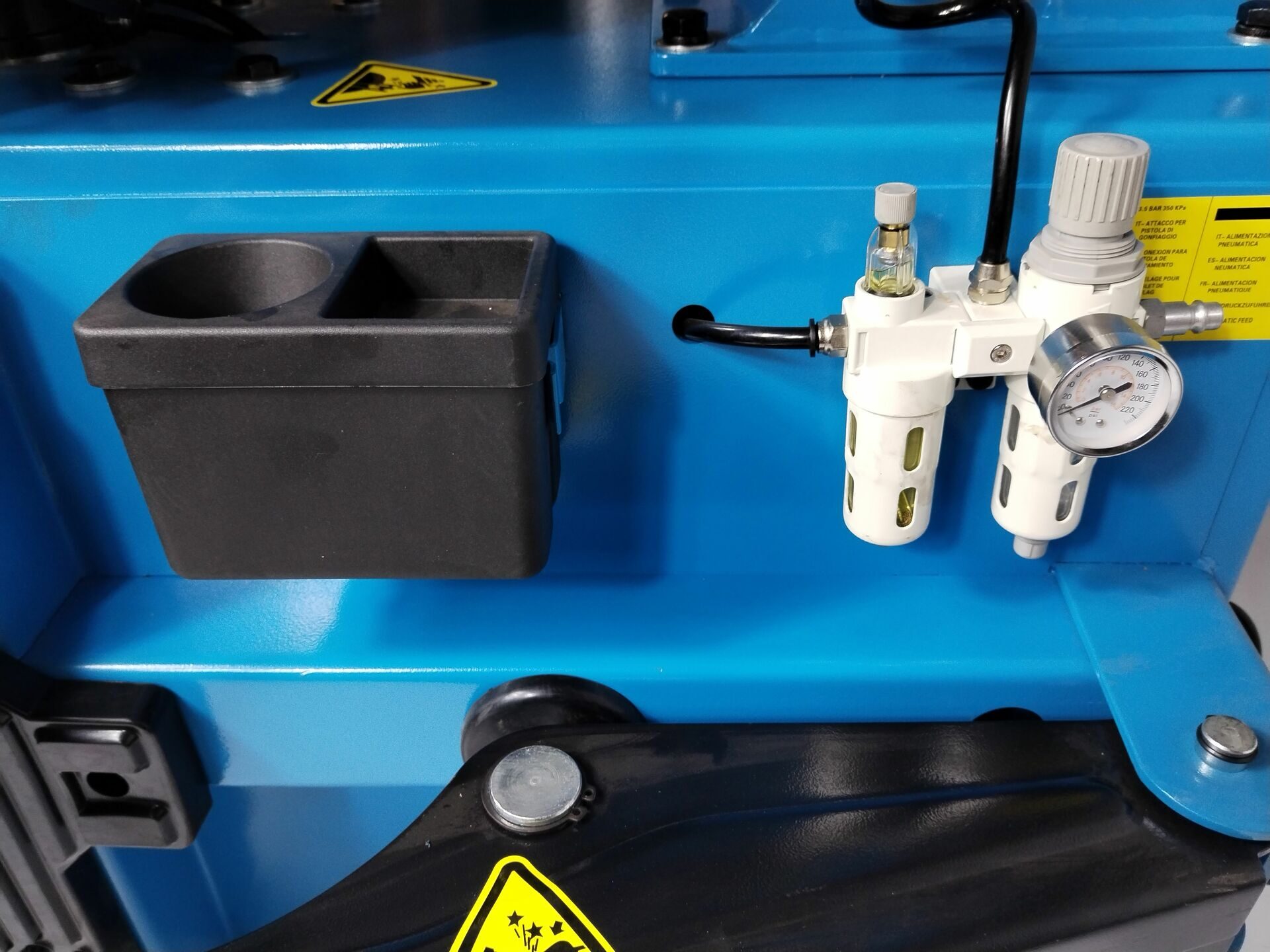 Полуавтоматический шиномонтажный стенд BRANN T324