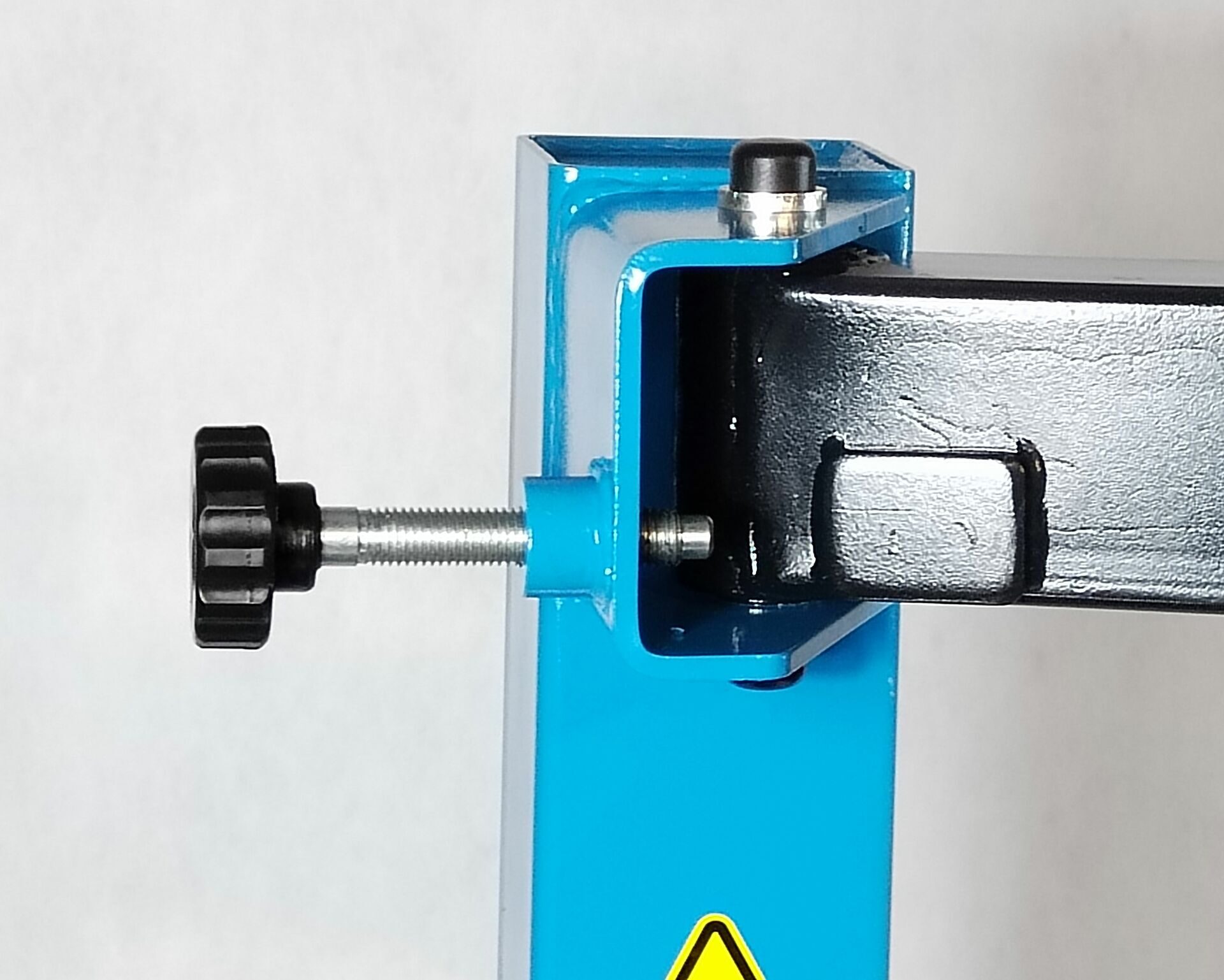 Полуавтоматический шиномонтажный стенд BRANN T324