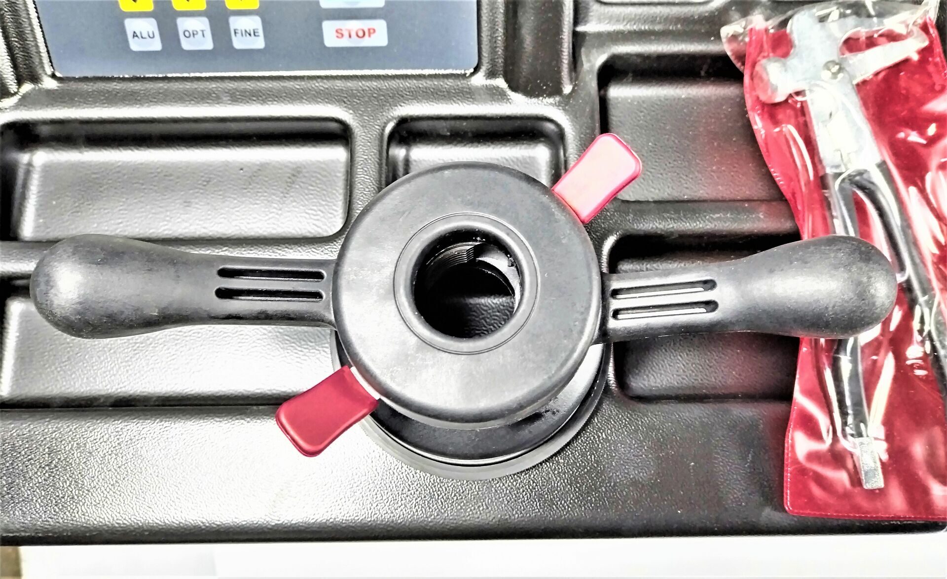 Балансировочный стенд для легковых автомобилей BRANN B500