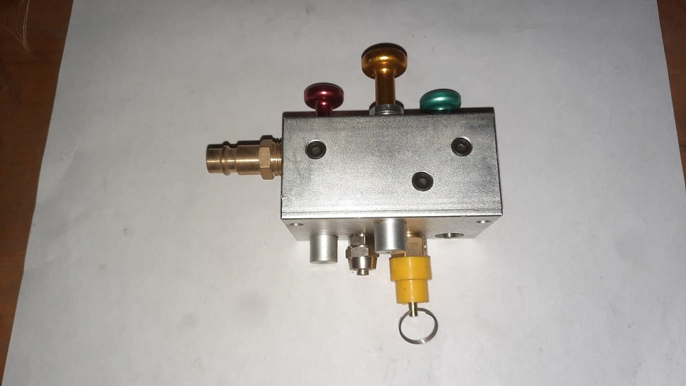 T08105A/11 Блок клапанов