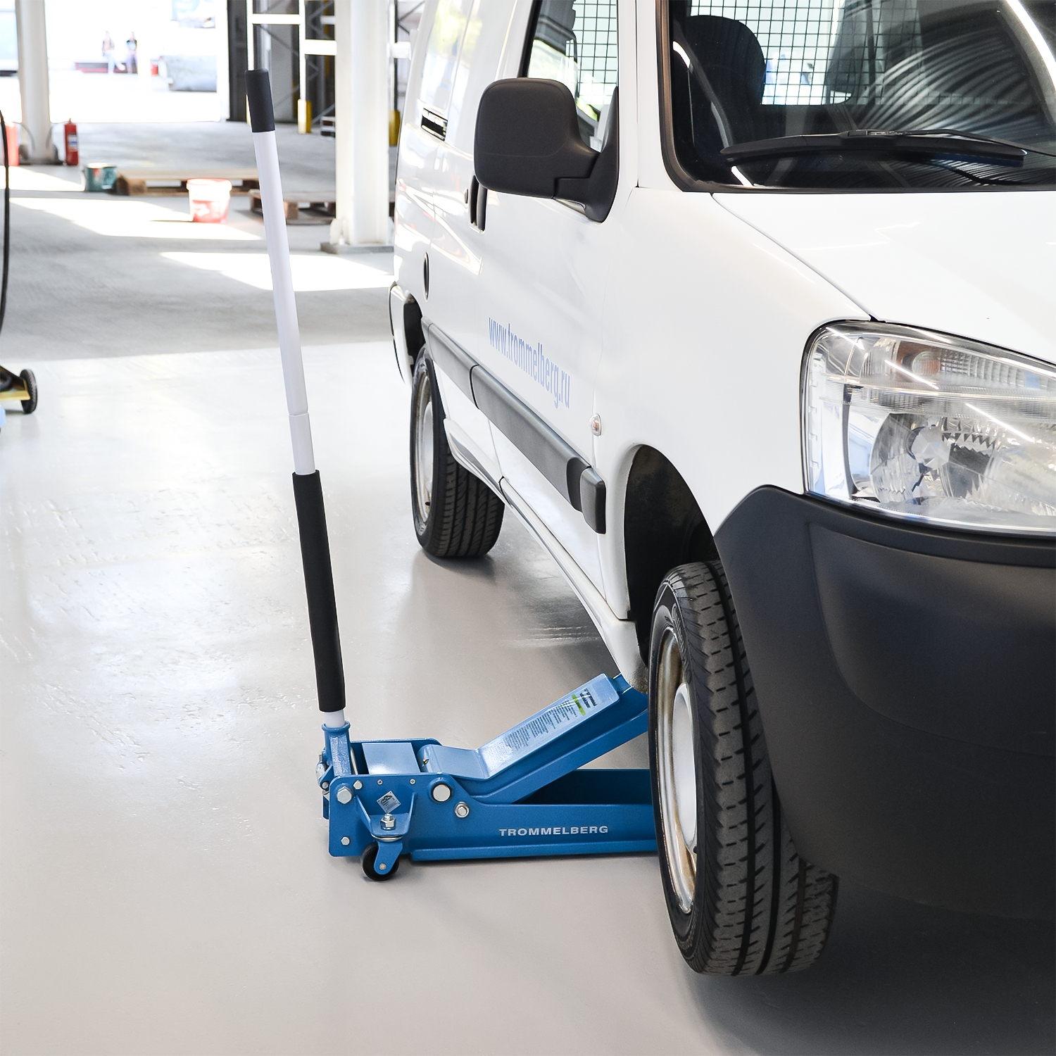 Гаражный гидравлический домкрат на 3 тонны TROMMELBERG XRD0375 (75/505 мм)