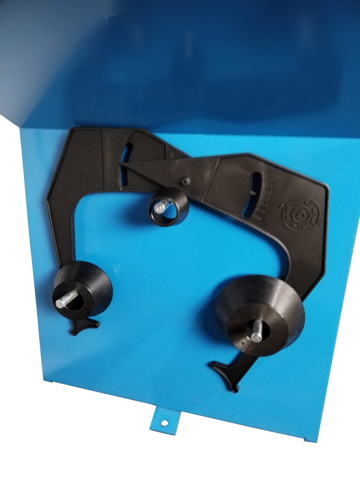 Полуавтоматический балансировочный стенд BRANN B520