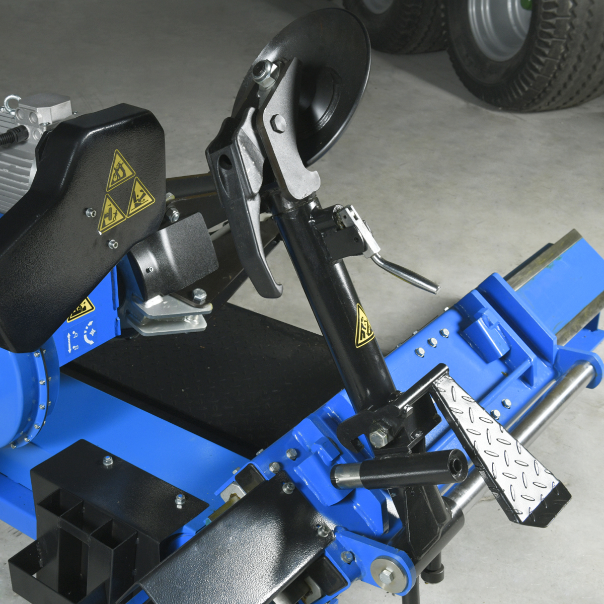 Грузовой шиномонтажный станок ГШС-515В