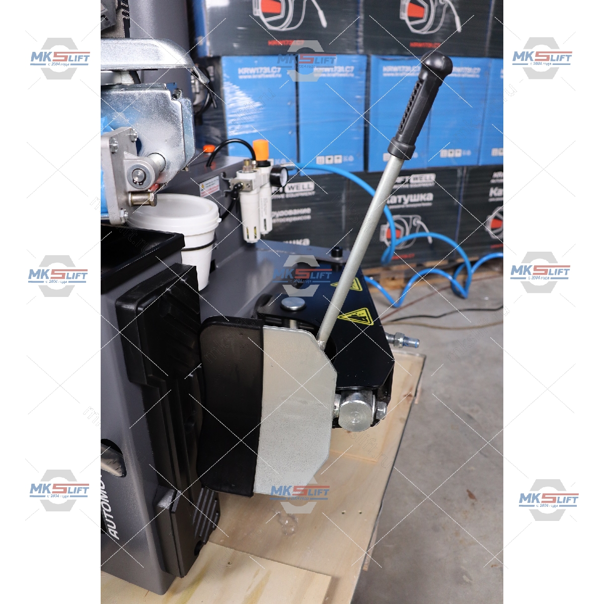 Шиномонтажный станок полуавтомат 10-26" KraftWell  арт. KRW25/220