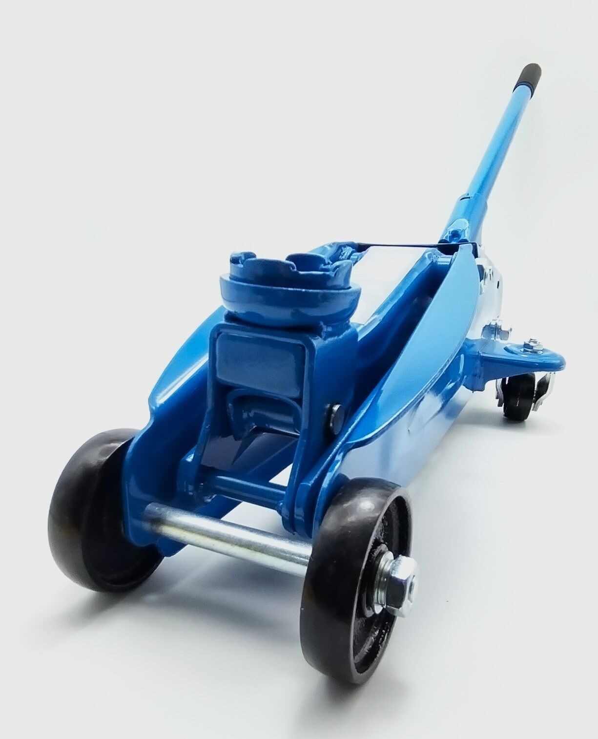 Домкрат подкатной гидравлический в кейсе BRANN BRJ-2