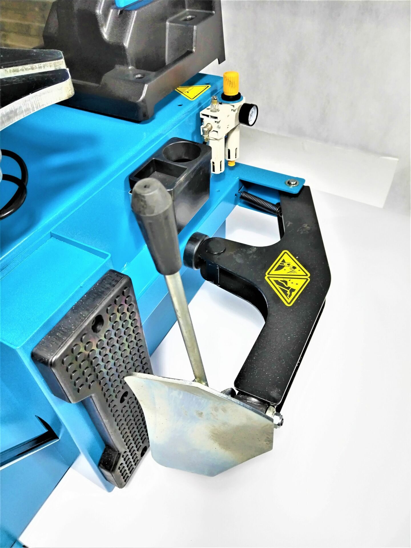 Автоматический шиномонтажный стенд BRANN T528