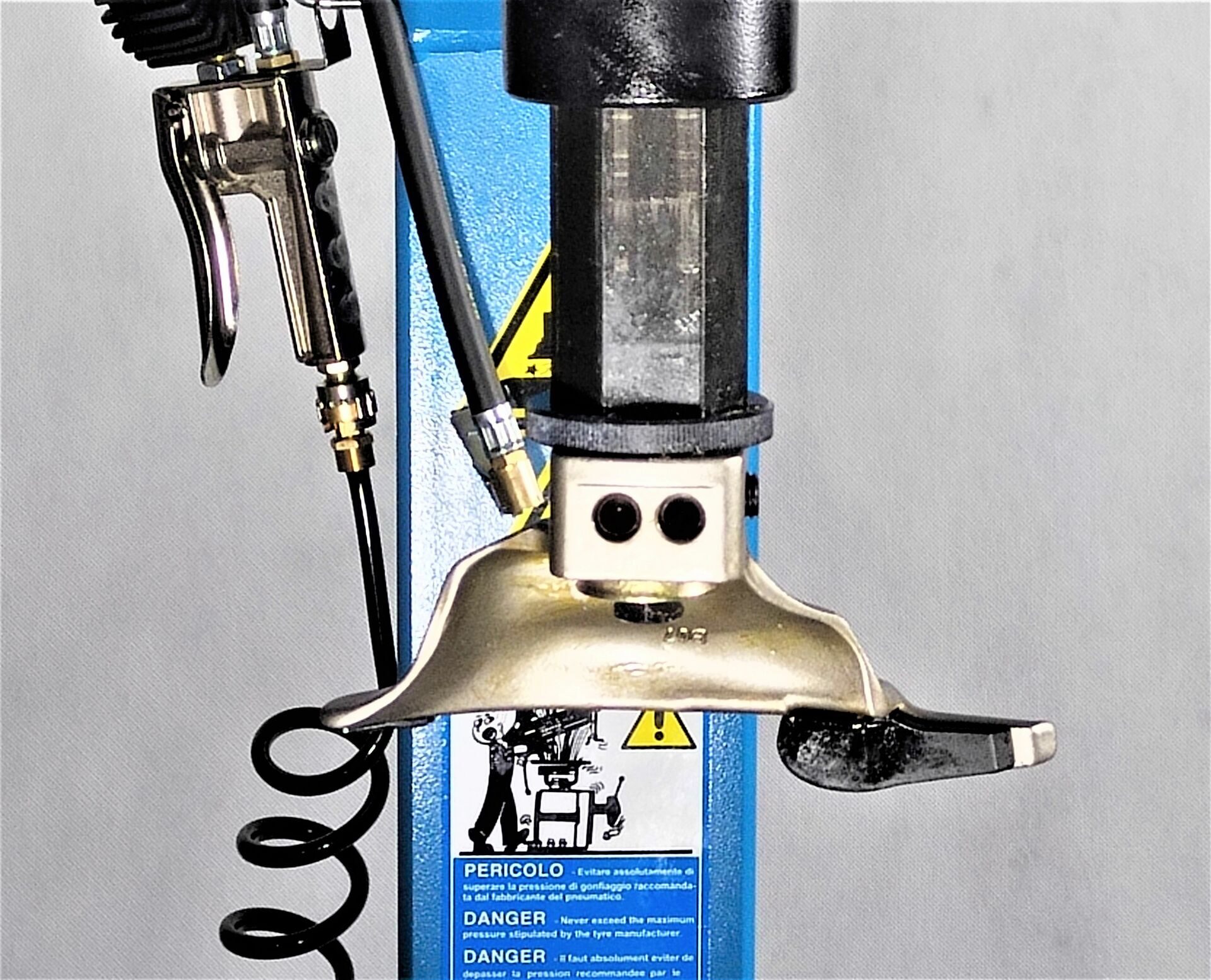 Автоматический шиномонтажный стенд BRANN T528