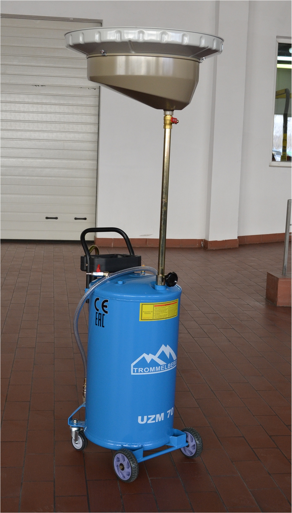 Установка для сбора масла TROMMELBERG UZM70 с подъёмной ванной на 20 л