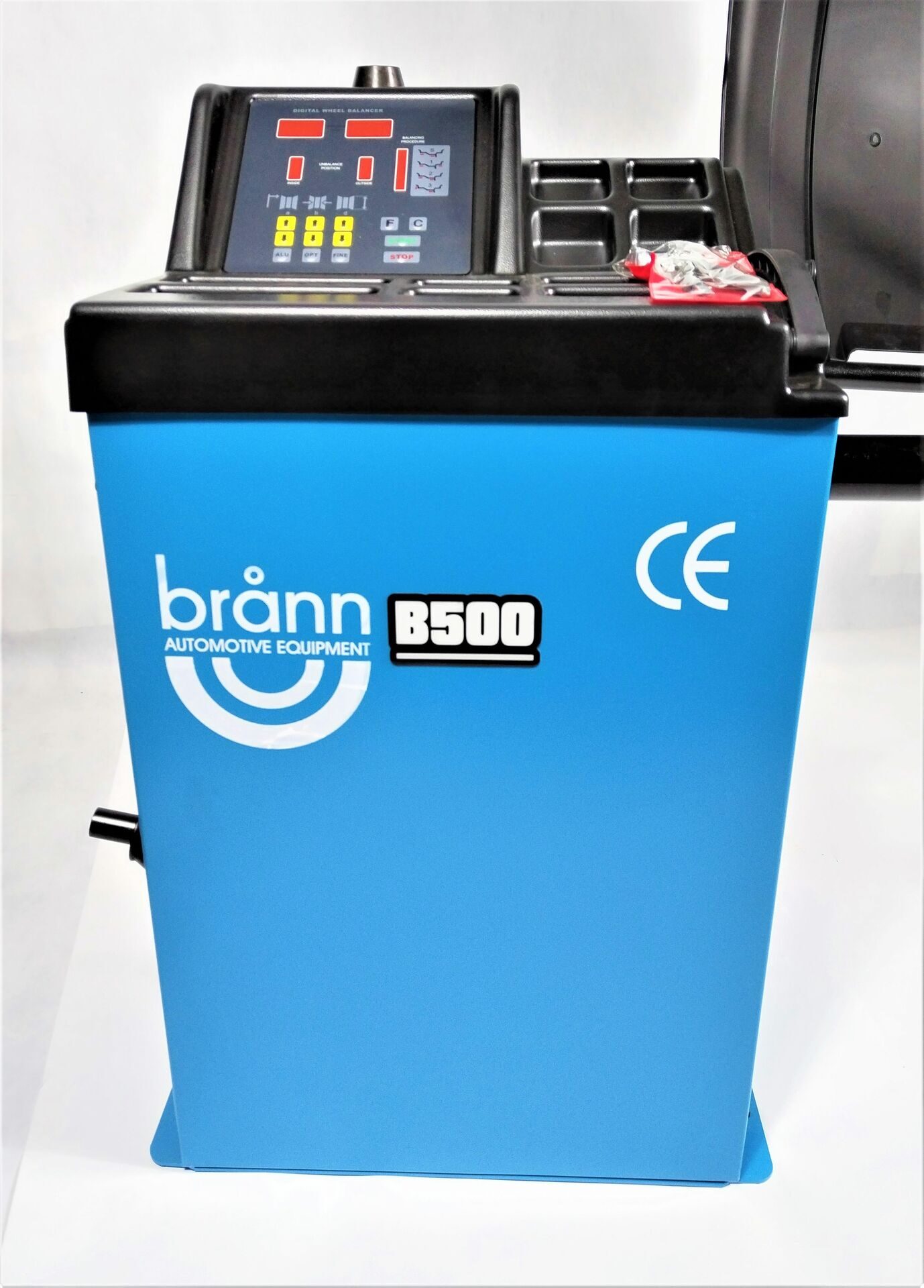 Балансировочный стенд для легковых автомобилей BRANN B500