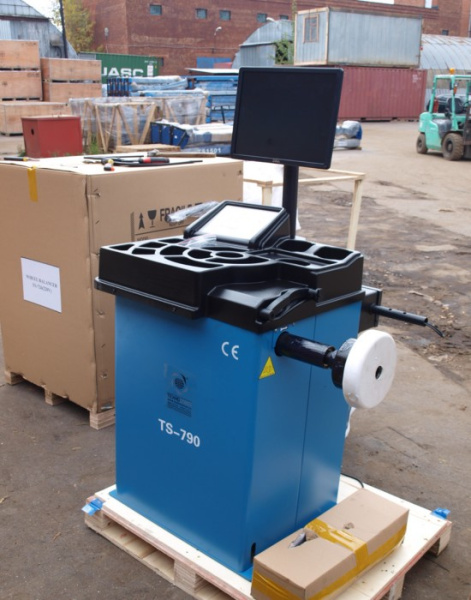 Техносоюз TS-790 Станок балансировочный 10-24 с монитором, (220V) (220 V)