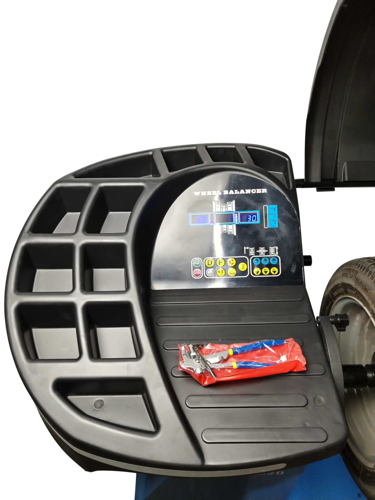 Полуавтоматический балансировочный стенд BRANN B520