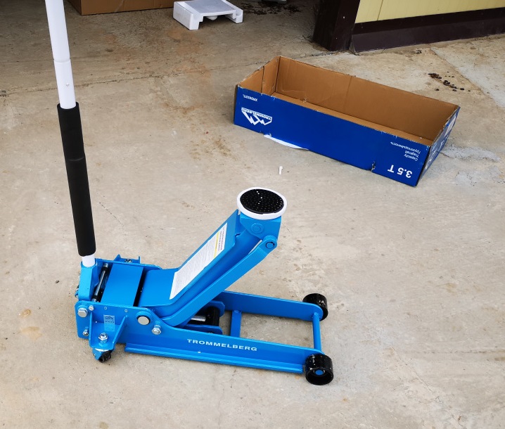 Домкрат гидравлический подкатной на 3.5 тонны TROMMELBERG XRD0337L (90/550 мм)