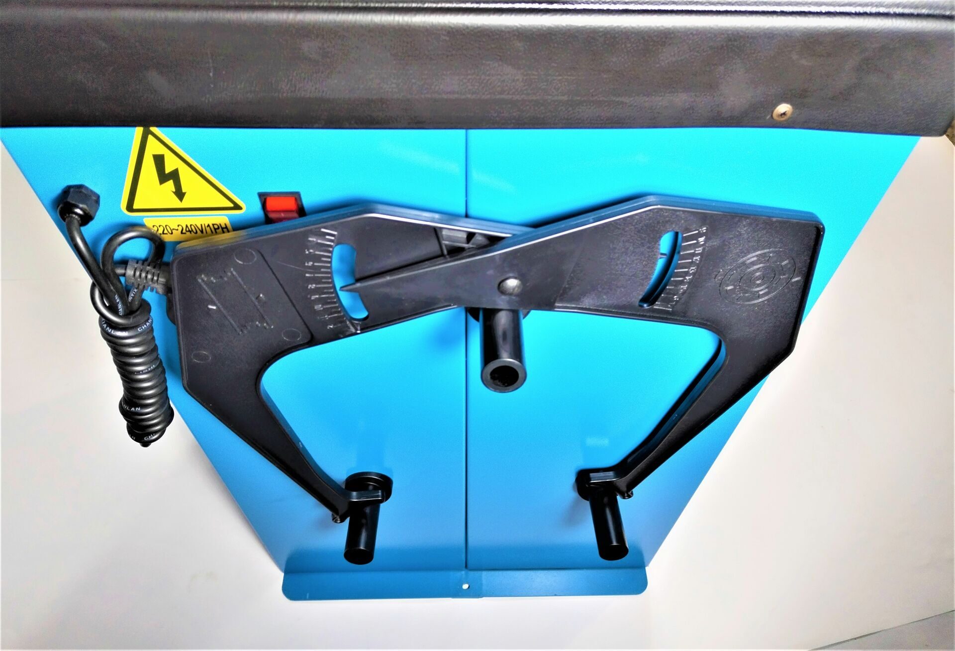 Балансировочный стенд для легковых автомобилей BRANN B500