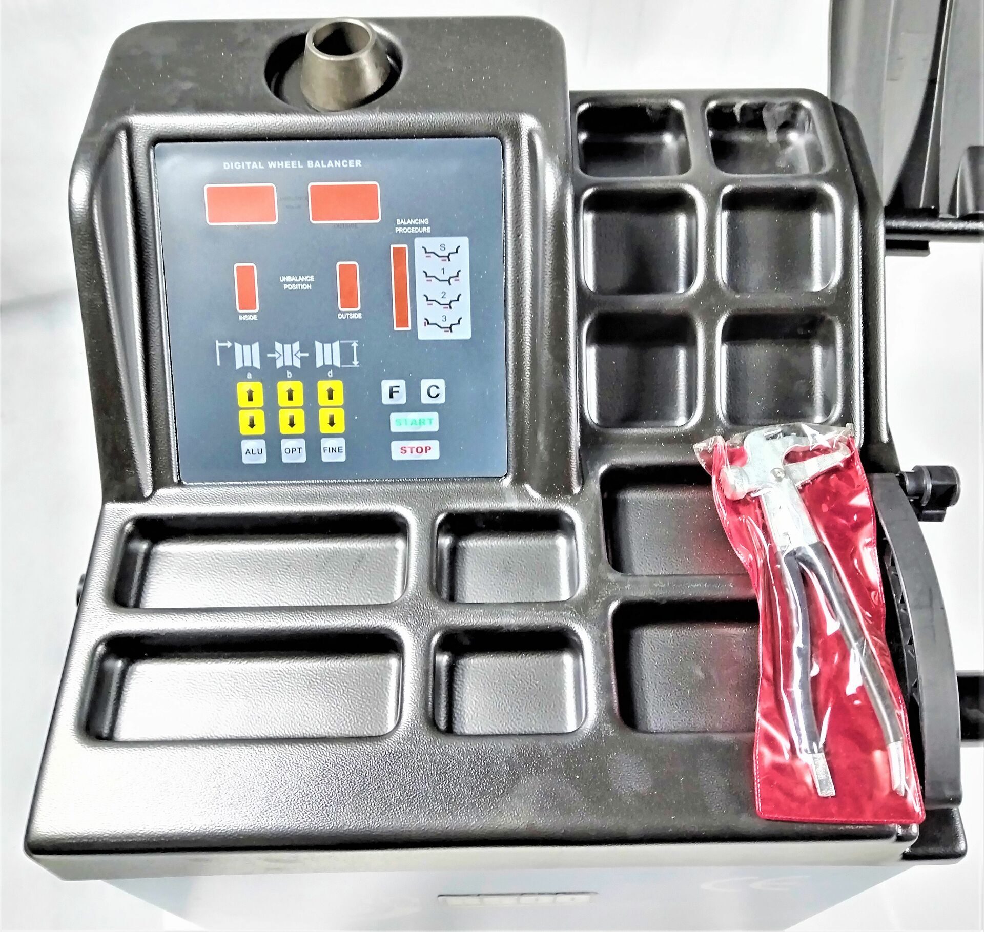 Балансировочный стенд для легковых автомобилей BRANN B500