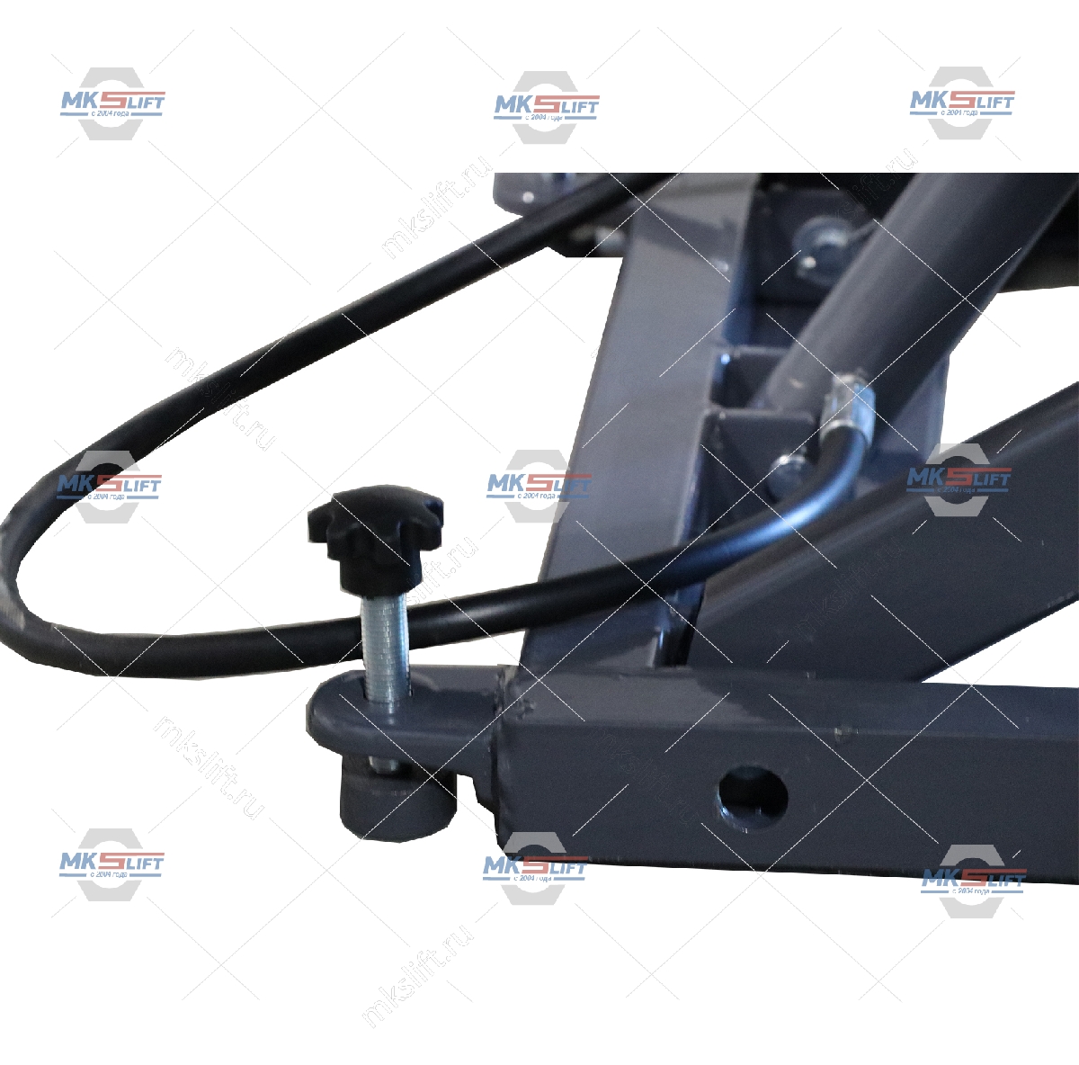 Подъемник для мотоциклов и квадроциклов г/п 680 кг KraftWell  арт. KRW680MQ