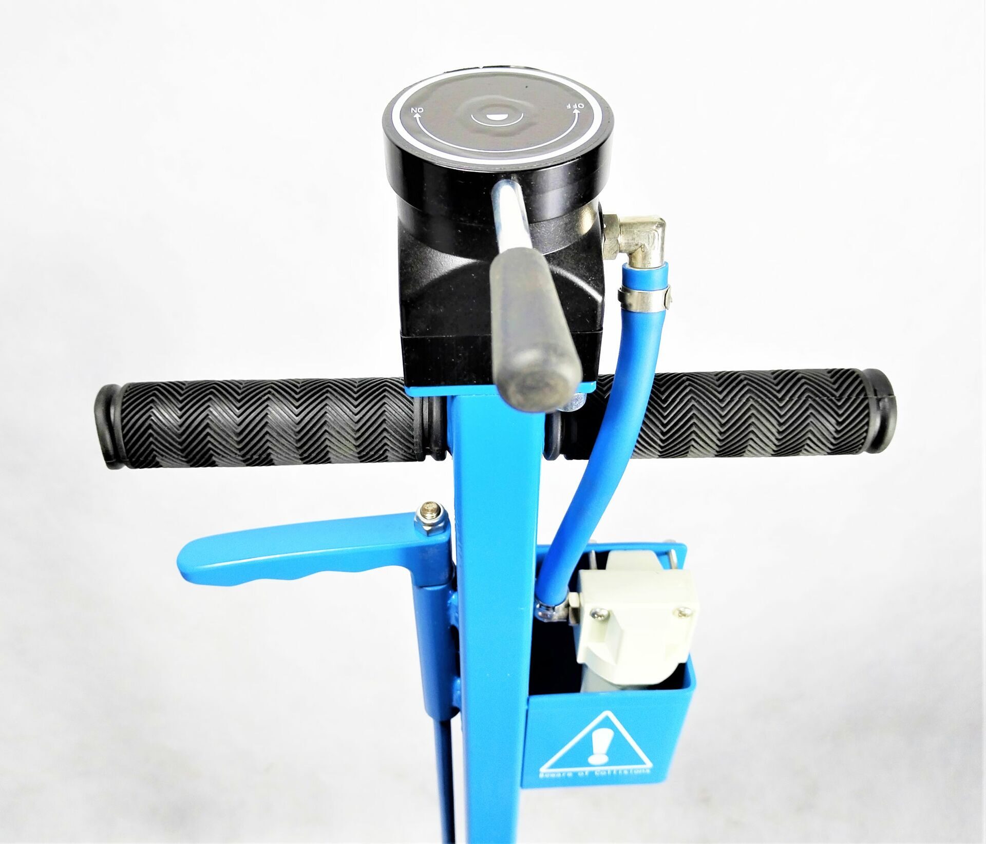 Домкрат подкатной пневмогидравлический BRANN BRJ 10/25/50