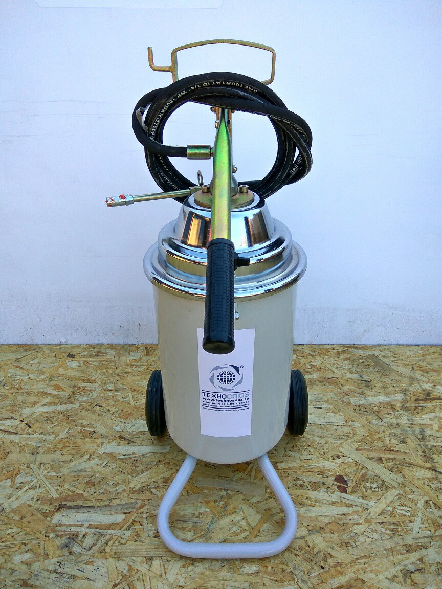 Техносоюз TS50300 Нагнетатель смазки ручной 13кг.