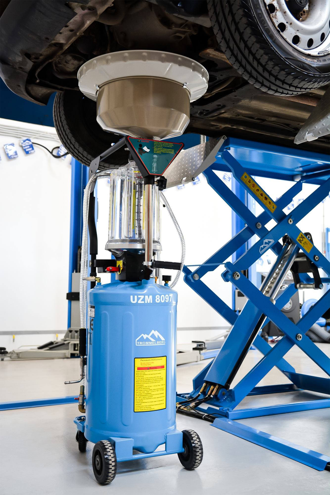 Установка для слива и откачки масла TROMMELBERG UZM8097 с инспекционной камерой